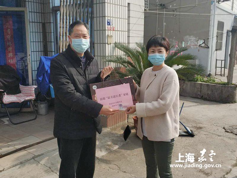 ce32304599954a4db7cc1e280f18dec6.jpg